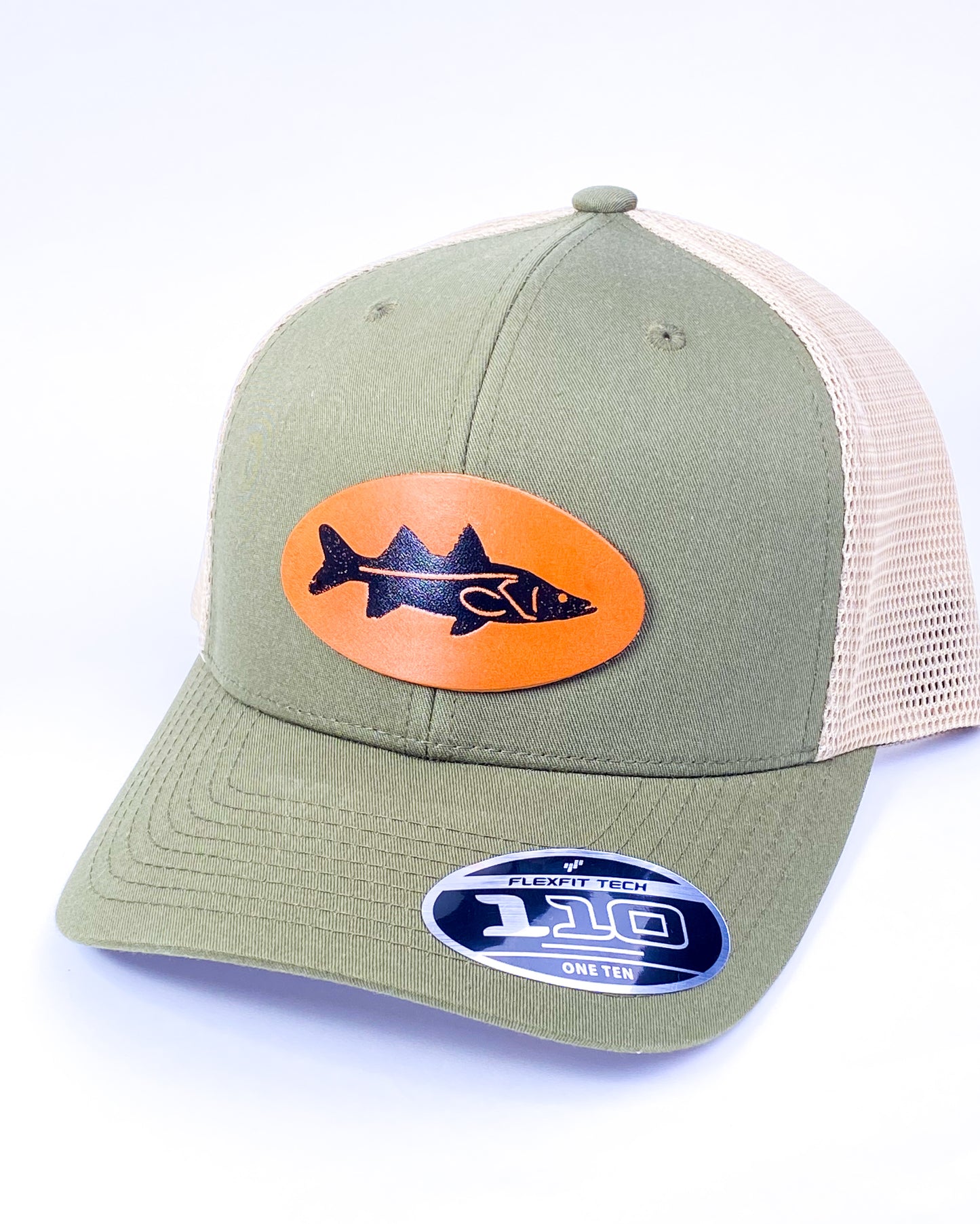 Bravo Cay hat in olive/khaki with snook design leather patch