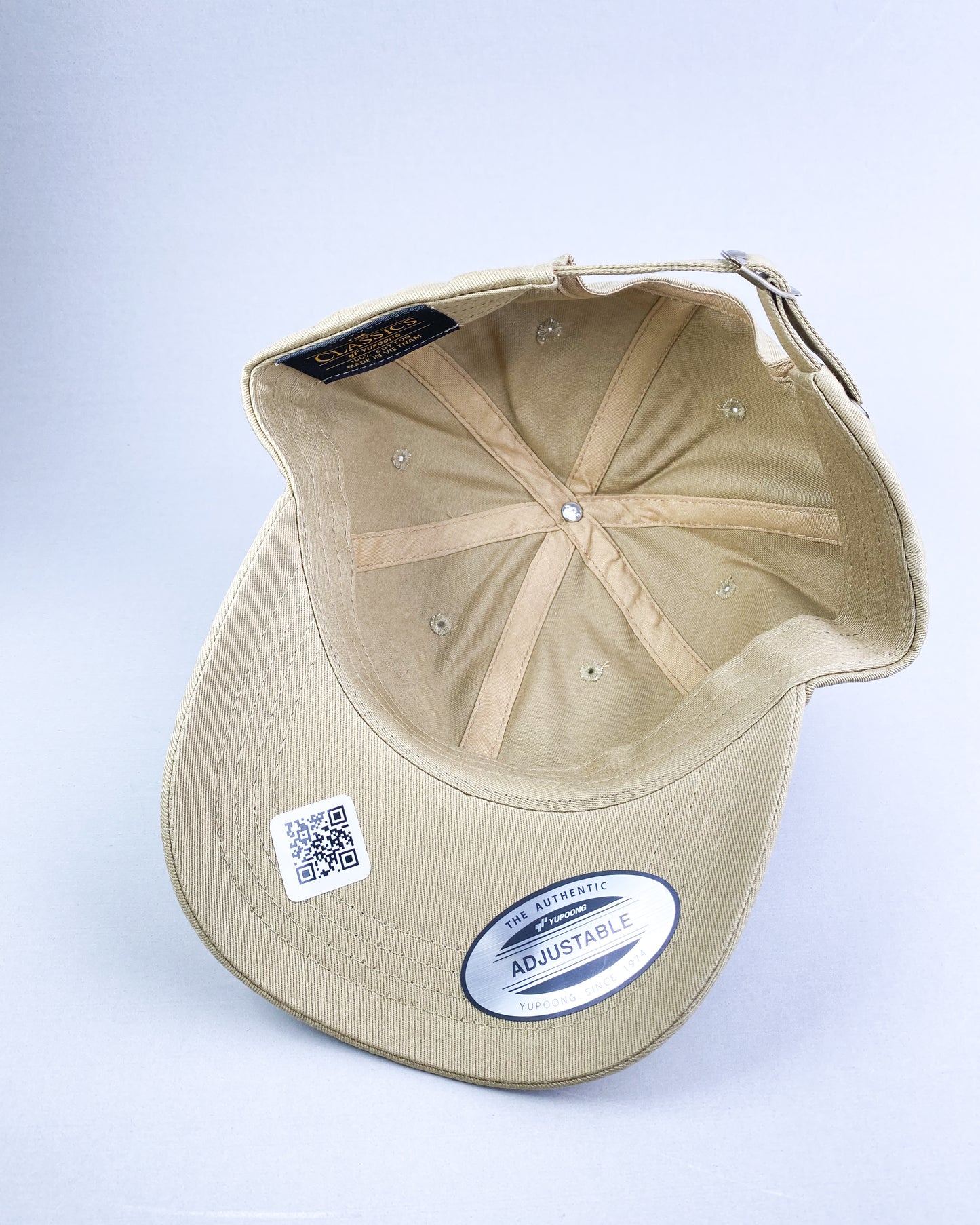 Bravo Premium hat in khaki with single palm design leather patch